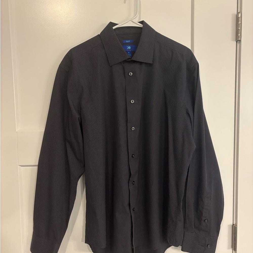 EGARA SHIRT DRESS / CASUAL   MEN SIZE XL SLIM
THIN BLACK STRIPES ON GRAY NO IRON
